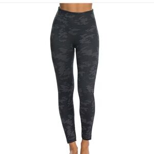 NEW Spanx Black Camo Leggings